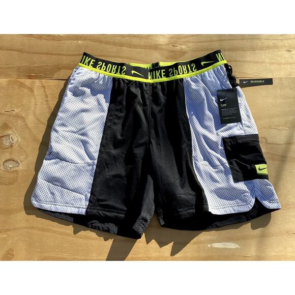 NIKE NSW Reversible Training Shorts CJ7645-010 Men's Black/ White‎ Sz. Large New - Picture 1 of 9